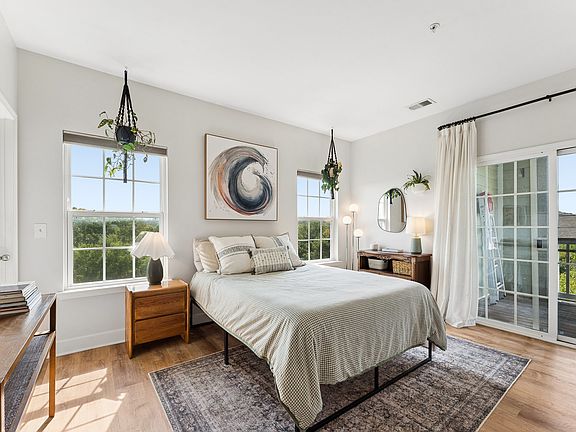 4th image of 8231 Lenox Creekside Dr Unit 13