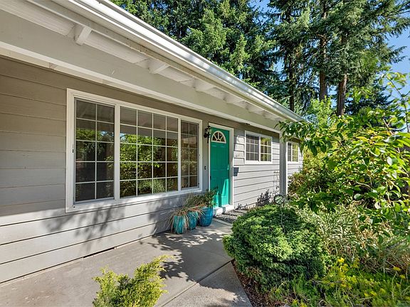 2nd image of 13720 NE 71st Pl