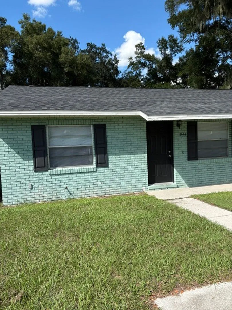 Move-In Ready 2-Bedroom Rental In Bartow - Convenient Location — Photo 1