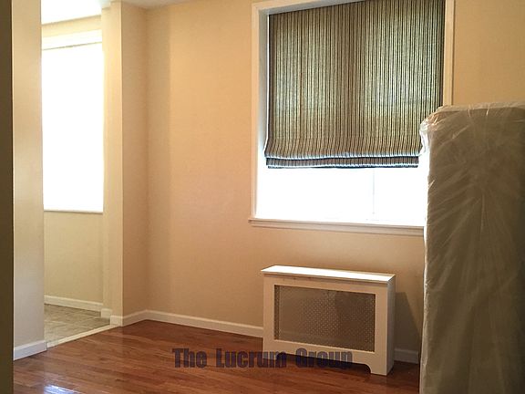 2nd image of 260 19th St APT 5