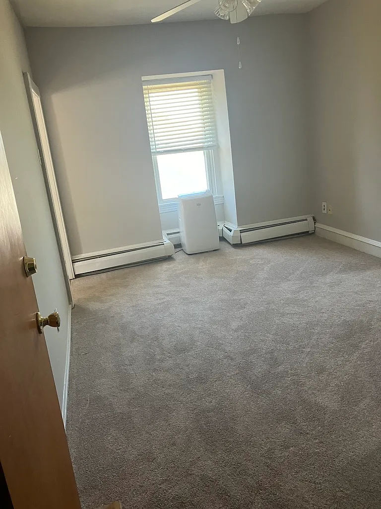 1 bed, 700 sqft, $1,300 — Photo 1