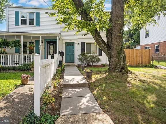 2nd image of 2335 Glendale Ter