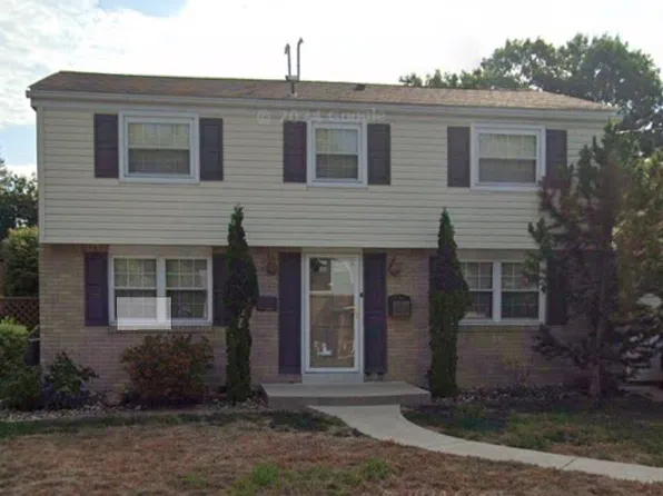 516 Macbeth Dr, Pittsburgh, PA 15235