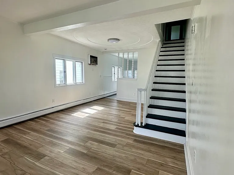 New Grant St — Photo 26