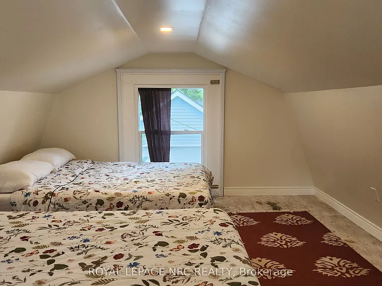215 Devon Pl — Photo 19