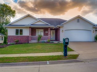 837 Patricia Ann Dr, Dubuque, IA 52003