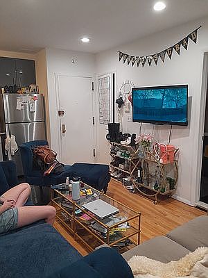 3rd image of 286 E 2nd St APT 2b