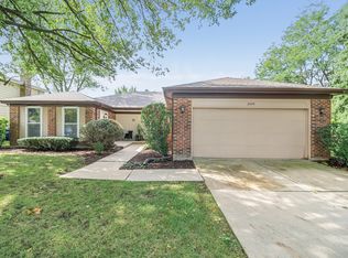 2899 Sun Valley Rd, Lisle, IL 60532