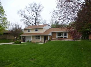 444 Minder Dr, Lincoln, IL 62656