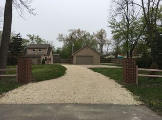 8718 Hickory Ave, Crystal Lake, IL 60014