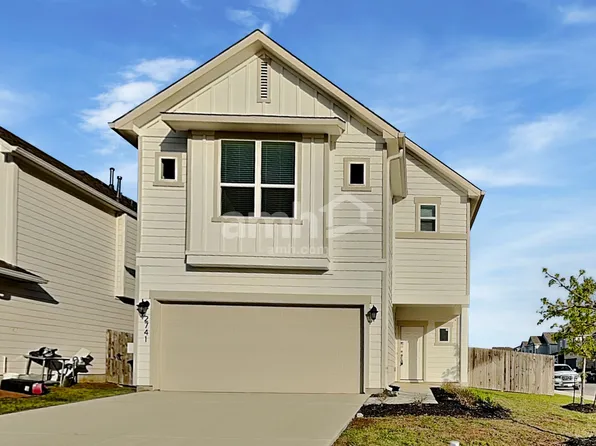 2741 Meadowood Hts, New Braunfels, TX 78130