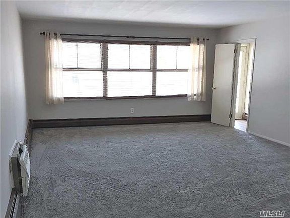 4th image of 8 Wedgewood Ln