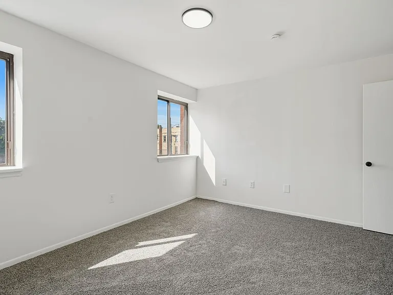 Wilson School Apartments — Photo 16