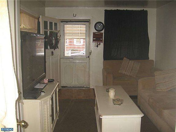 4th image of 2029 E Cheltenham Ave