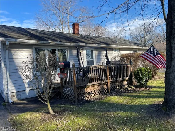 45 Fairlawn Ave, Niles, OH 44446