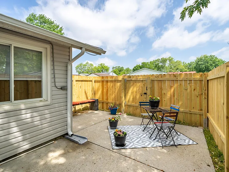 2164 Laurelwood Dr — Photo 16