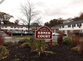 27 Abner Ct, Bridgeport, CT 06606