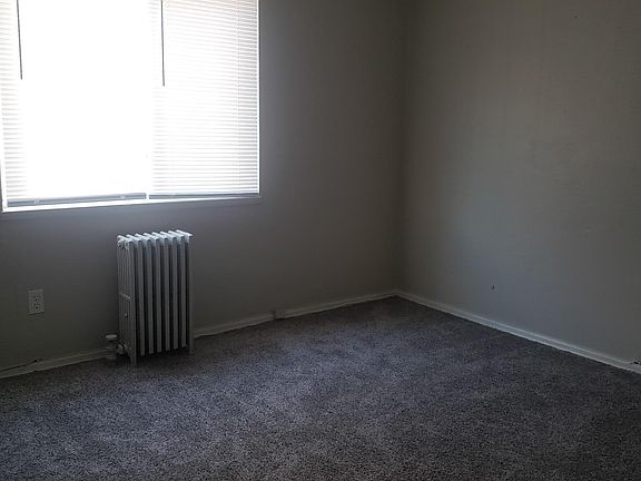 5th image of 455 Forest Ave #3