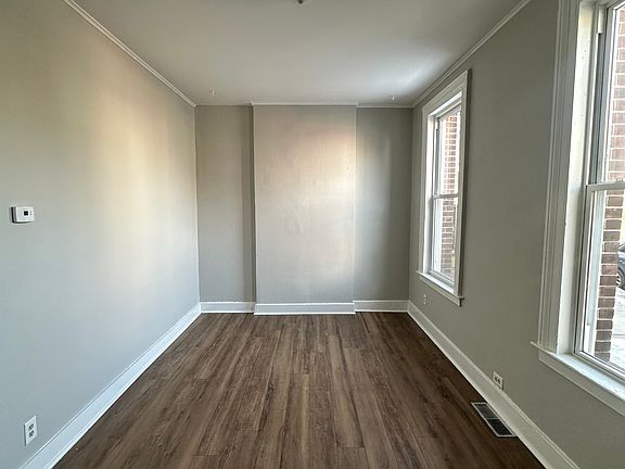 3rd image of 256 Davenport Ave APT 1