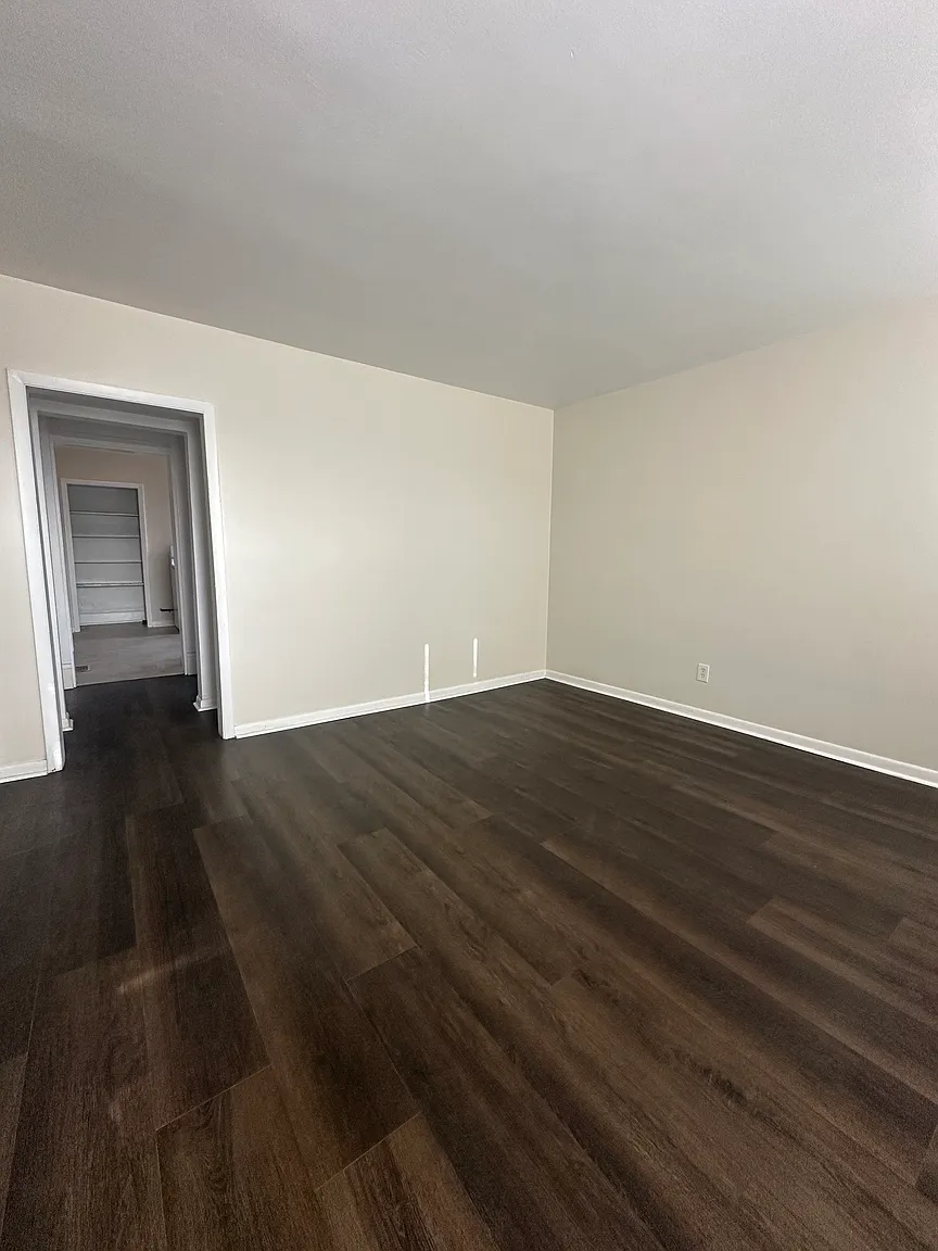 242 E 2nd St #2 photo 1