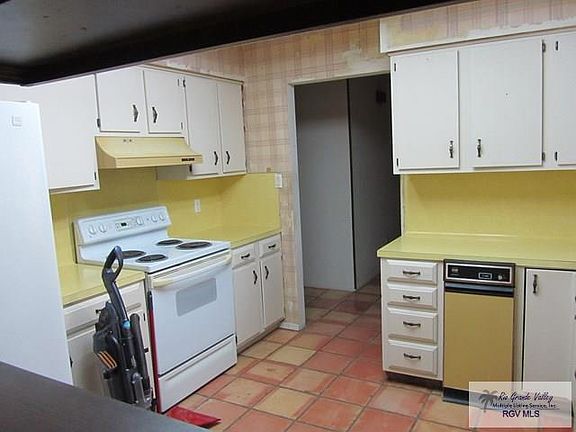 5th image of 14 Pizarro Ave