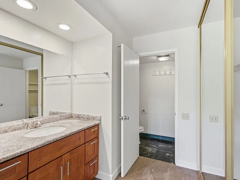 479 Costa Mesa Ter #F — Photo 24