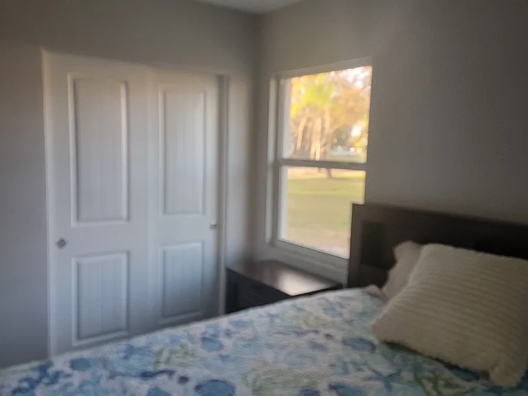 219 Crescent Ct E — Photo 28