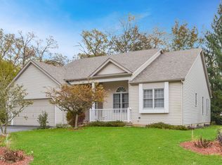 3404 Fawn Ln, Wonder Lake, IL 60097