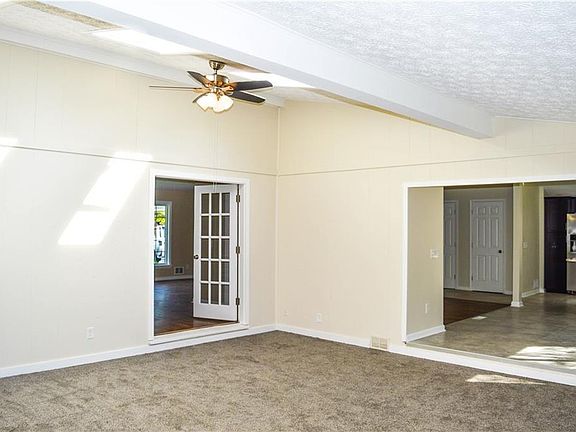 4th image of 47 Little Brook Dr
