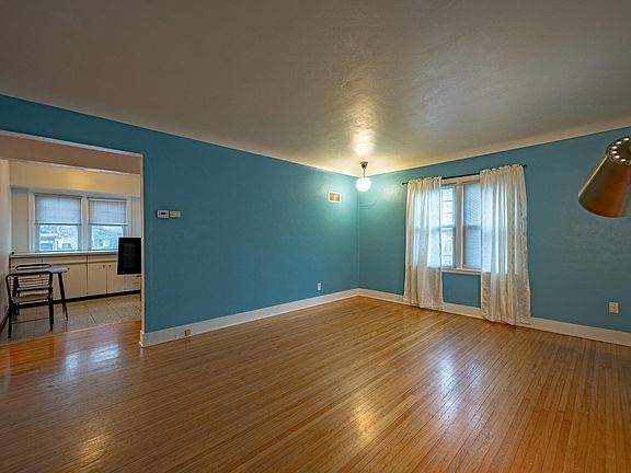 3rd image of 3313 Stone Park Blvd
