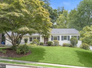 3936 36th St N, Arlington, VA 22207