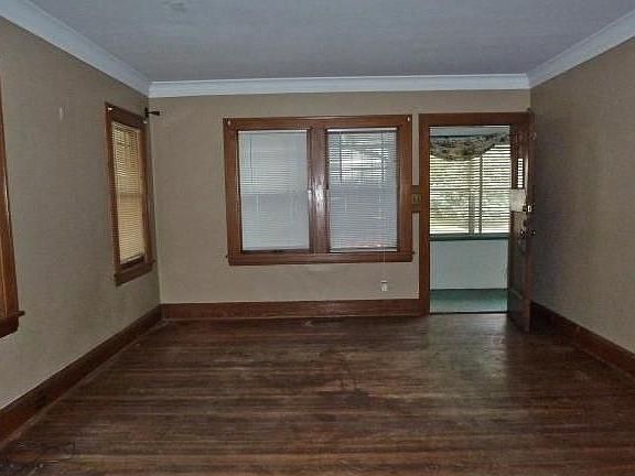 4th image of 3734 Russell Ave N
