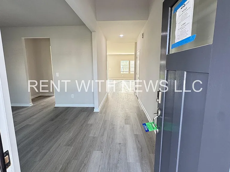 649 White Birch Ln — Photo 3