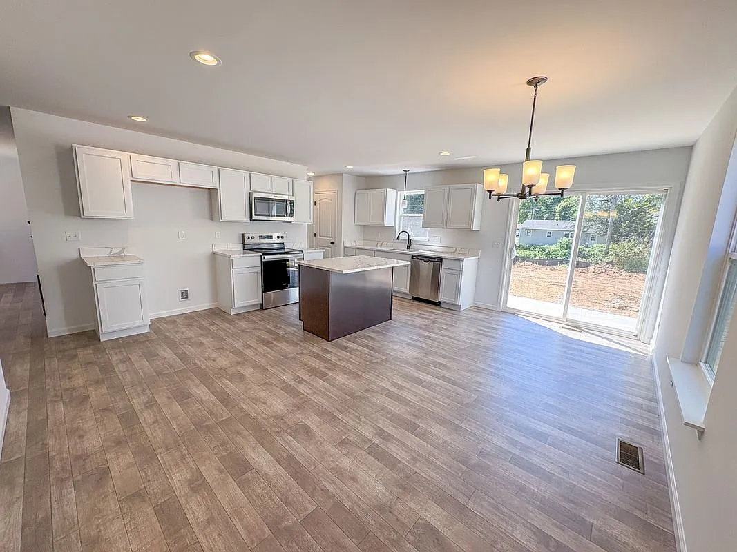 3 bed, 2.5 bath, 1734 sqft, $2,150 — Photo 4