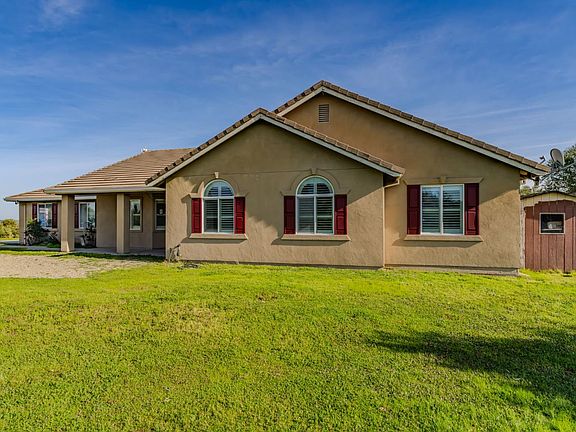 2nd image of 444 Saddleridge Rd