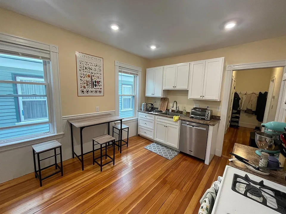 8 Chandler St #2