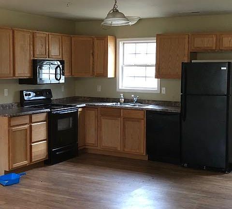 2nd image of 610 Clyde Ave