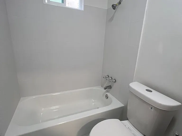 127 N Edgemont St — Photo 7