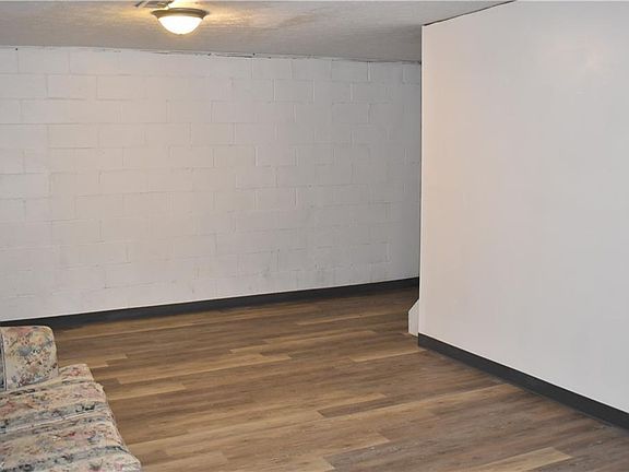 3rd image of 221 Beechwood St APT C