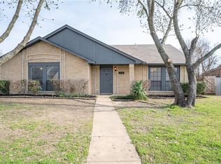 935 Whitewater Trl, Desoto, TX 75115