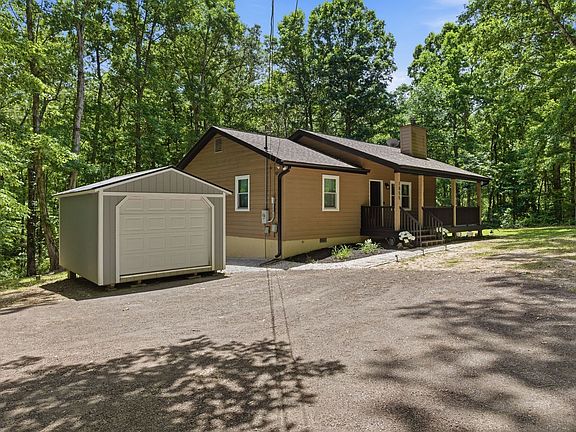 3rd image of 1055 Lonesome Pine Rd