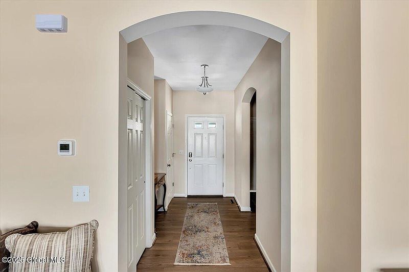 2nd image of 62 Somerset Drive