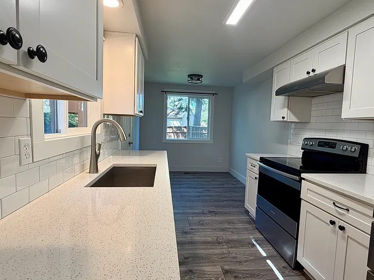 1307 SE 61st Pl — Photo 6