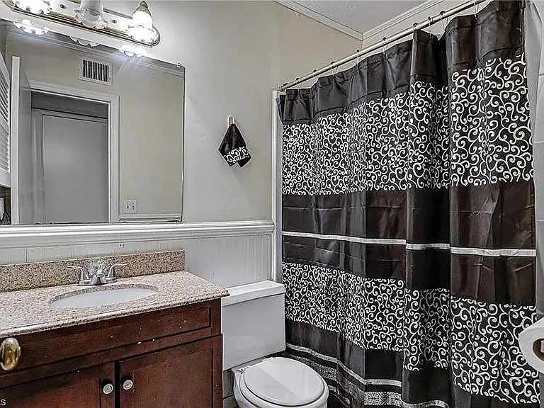 1101 Robin Hood Rd #D — Photo 14