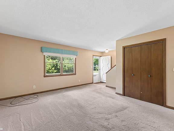 5th image of 815-817 W 10th Ave N