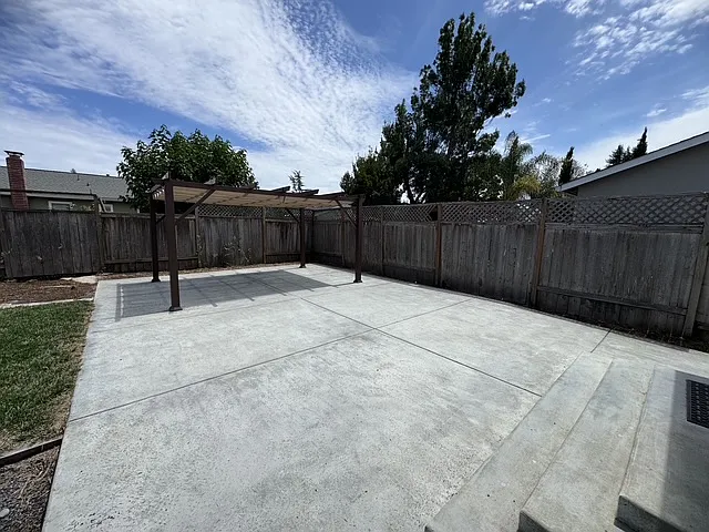 1448 Pleasant St — Photo 28