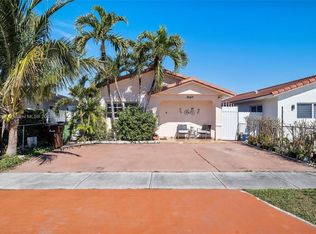 2649 W 70th Pl, Hialeah, FL 33016