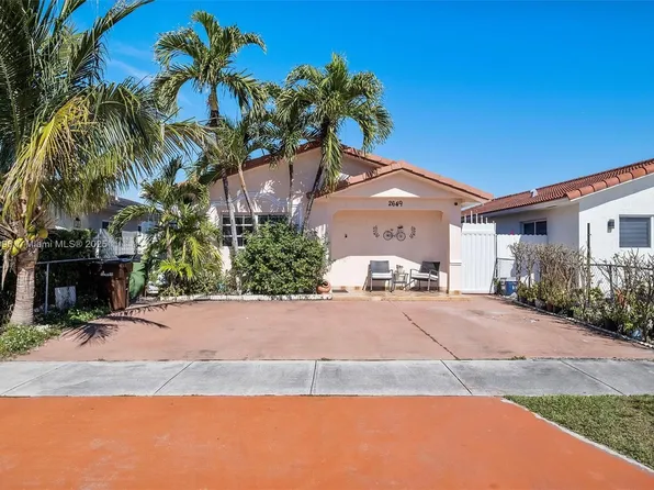 2649 W 70th Pl, Hialeah, FL 33016