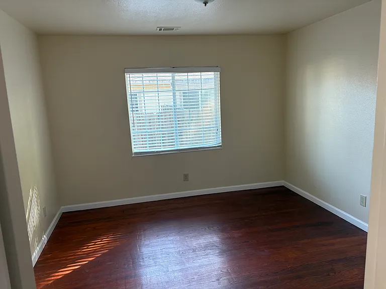116 Carquinez St — Photo 22