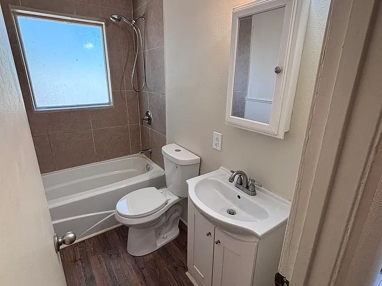 1706 Longview St — Photo 10